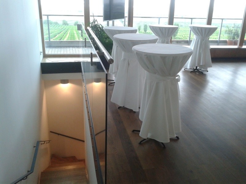 Klobouk na bistro stolek